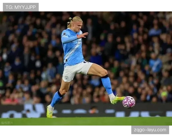 哈兰德携手锋线新星闪耀赛场，重塑现代足球进攻格局