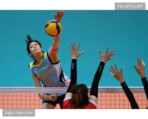 李盈莹训练服里戴的那块表，比我半年工资还贵，刷到这条我笑不出来